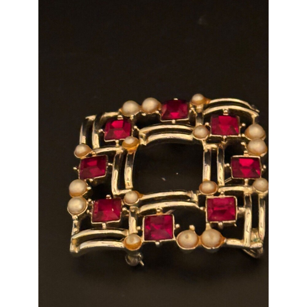 Vintage Sarah Coventry Red Pearl Gold Tone Brooch With Pendant Hook on Back